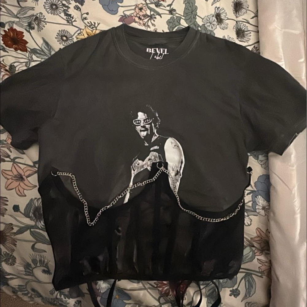 Eve Men's Black Graphic Tee with Chain Detail